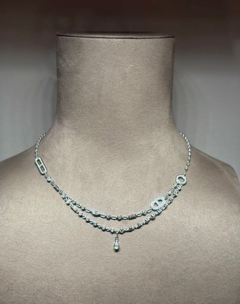H**me5 necklaces